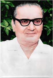 File:Manubhai Trivedi - Sarod.jpg