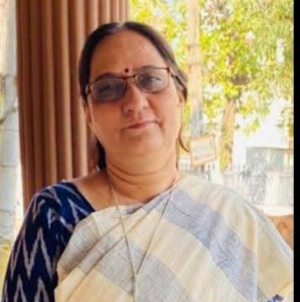 File:Sandhya Bhatt writer.jpg